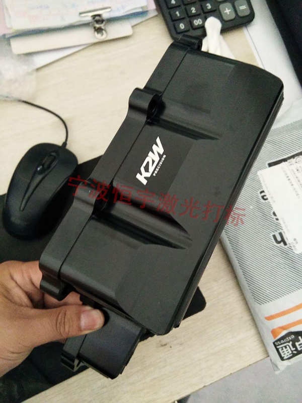 五金產品鐳射打標